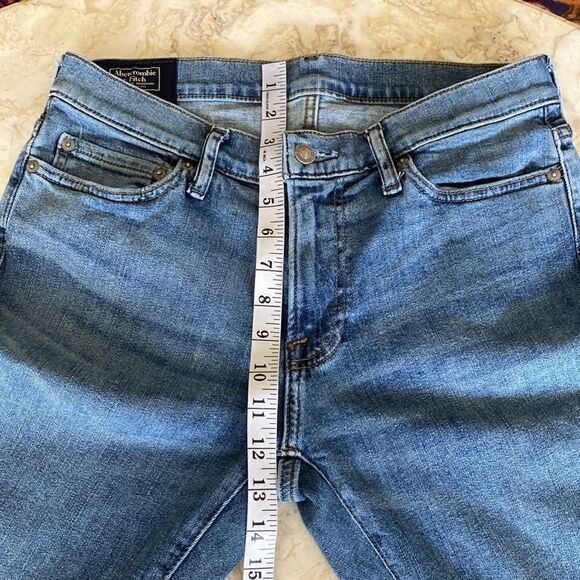 Abercrombie & Fitch Langdon Slim Fit Light Wash Denim Jeans 30” - Picture 14 of 15
